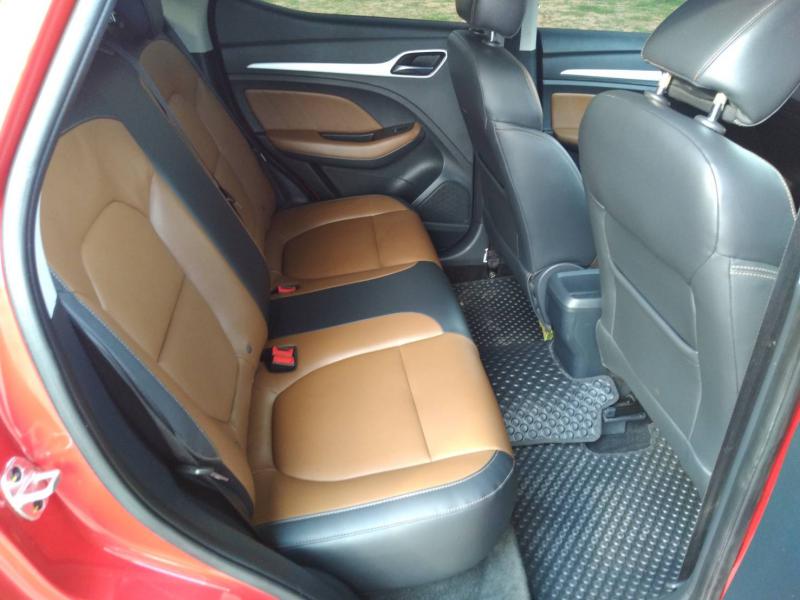 MG ZS1 2016